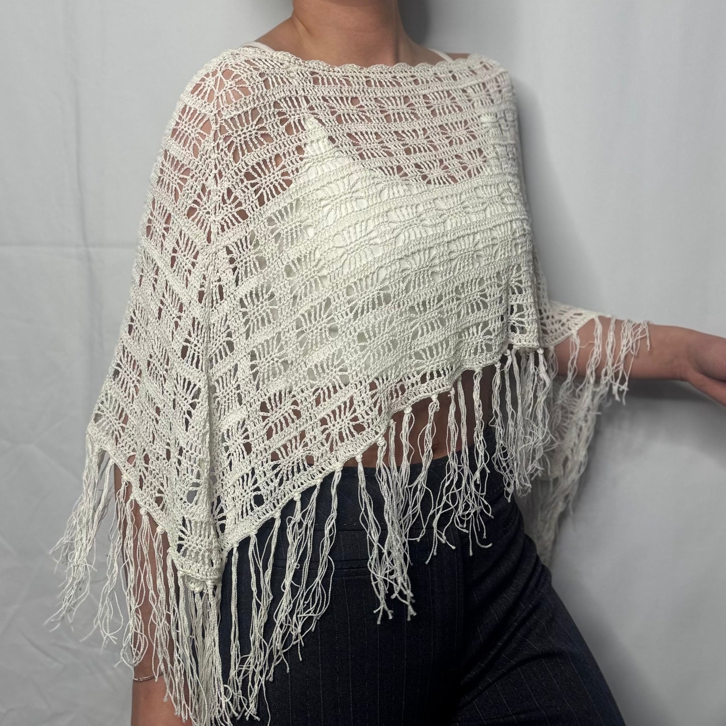 Vintage Crochet Fringe Poncho (ONE SIZE)